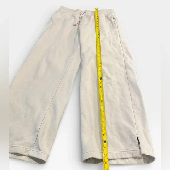 Nike Women’s Cream High Waisted Wide Leg Sweatpants Large - Picture 3 of 7